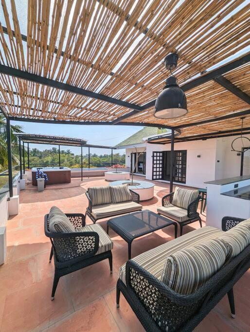 Cove Luxury Beach Villa Mahabalipuram Bagian luar foto